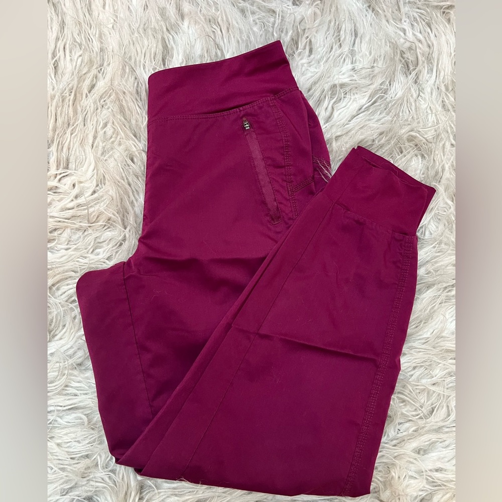 Healing Hands Purple Label scrub jogger pant with yoga band. Color wine